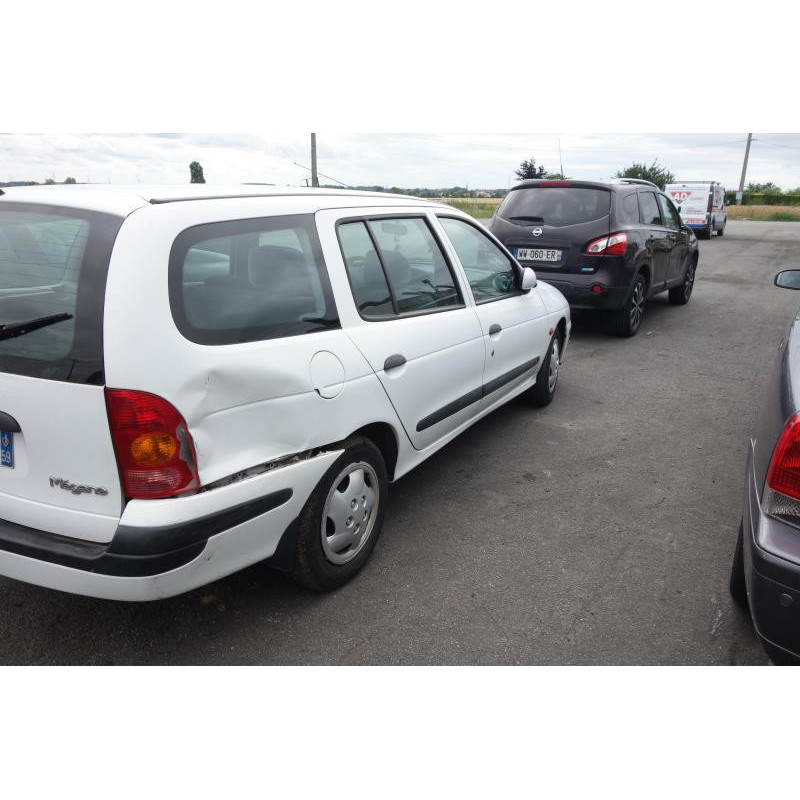Boitier de prechauffage RENAULT MEGANE 1 Photo n°8