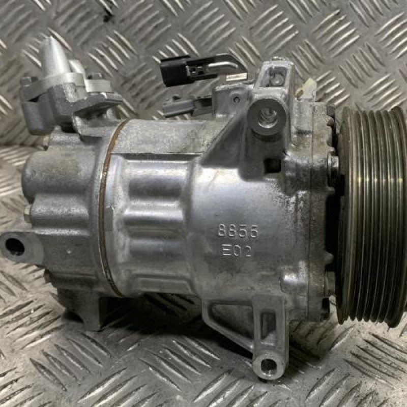 Compresseur clim RENAULT CLIO 5 Photo n°3