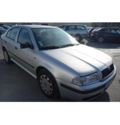 Attache ceinture avant droit SKODA OCTAVIA 1