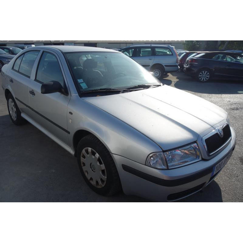 Attache ceinture avant droit SKODA OCTAVIA 1 Photo n°5