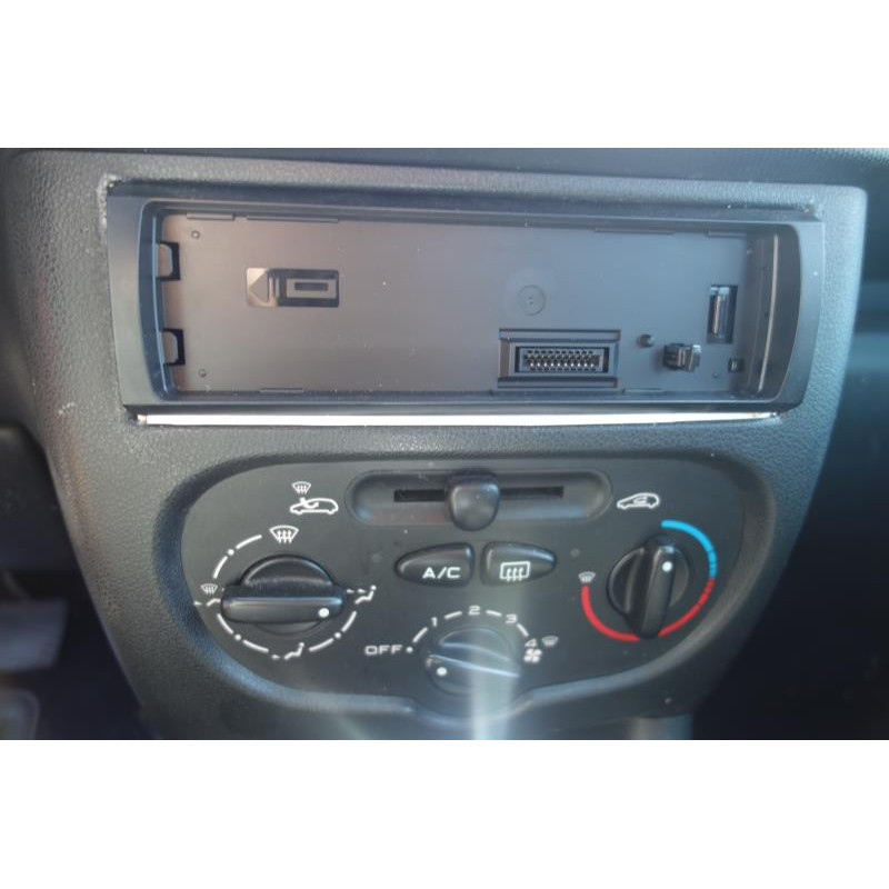 Calandre PEUGEOT 206+ Photo n°8