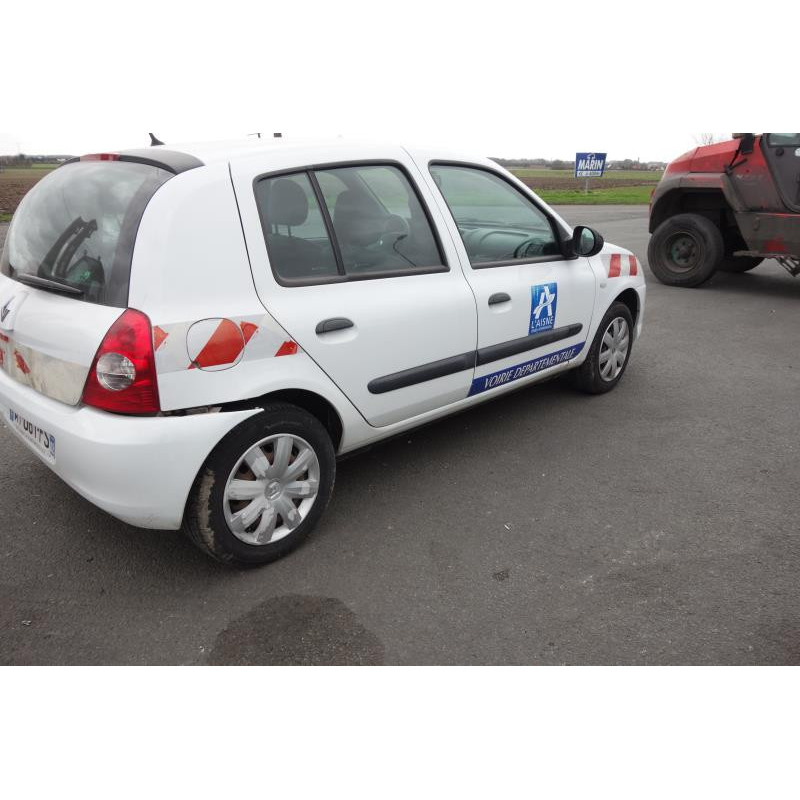 Volant RENAULT CLIO 2 CAMPUS Photo n°1