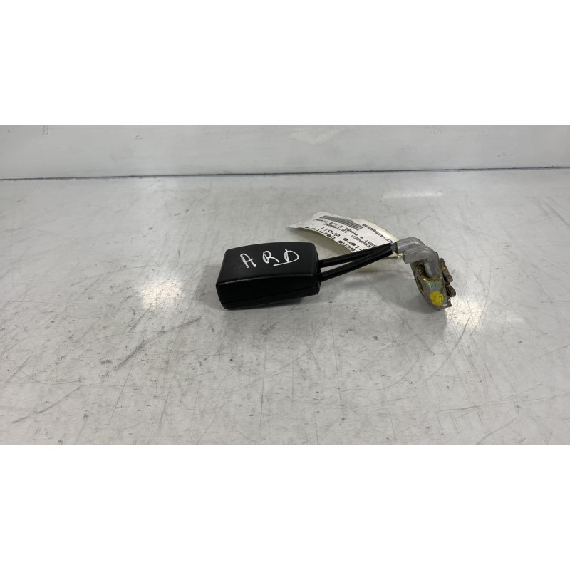 Attache ceinture arriere droit VOLKSWAGEN PASSAT 4 Photo n°2