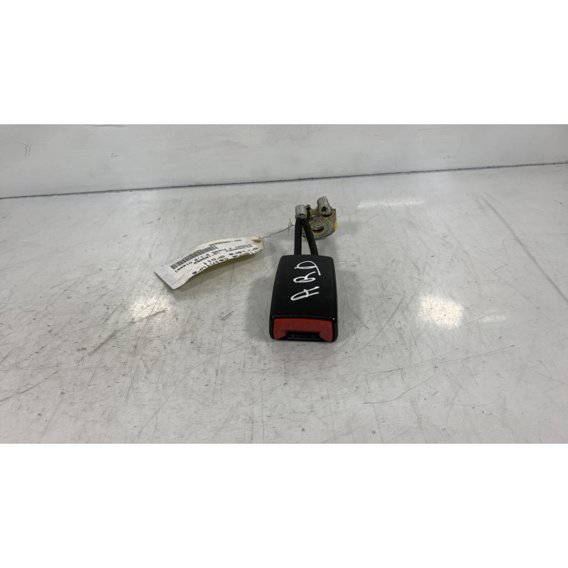 Attache ceinture arriere droit VOLKSWAGEN PASSAT 4 Photo n°3