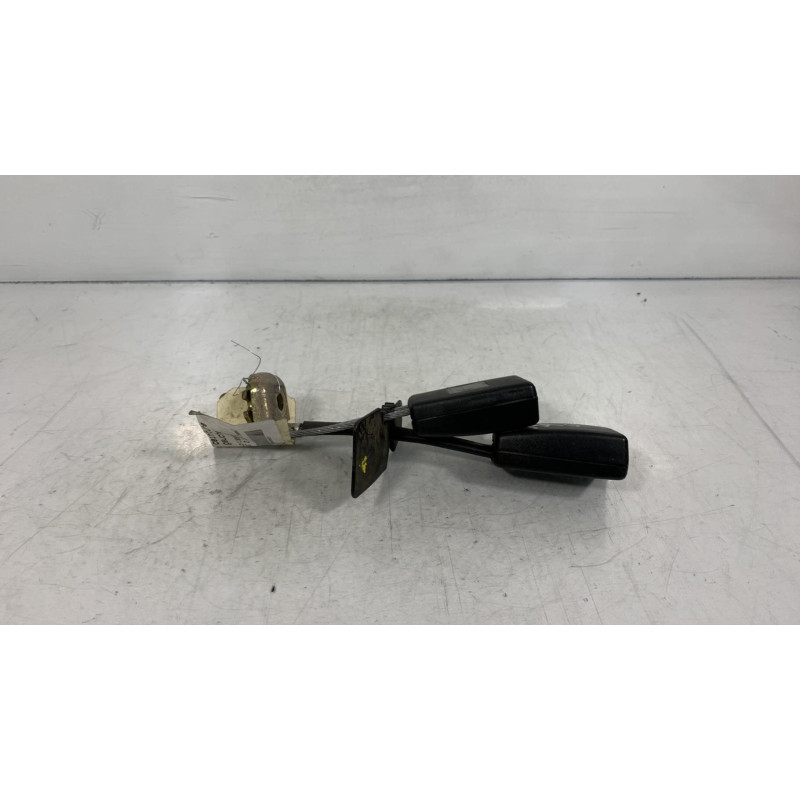 Attache ceinture arriere gauche VOLKSWAGEN PASSAT 4 Photo n°3