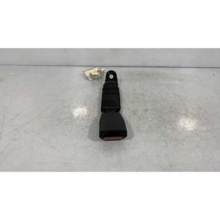 Attache ceinture arriere droit FORD FIESTA 2 Photo n°1
