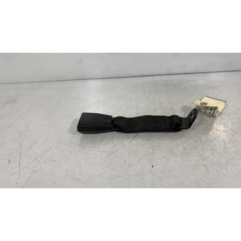 Attache ceinture arriere droit FORD FIESTA 2 Photo n°3