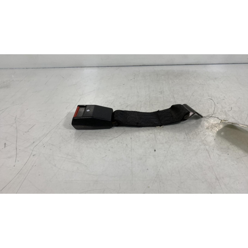 Attache ceinture arriere gauche FORD FIESTA 2 Photo n°2