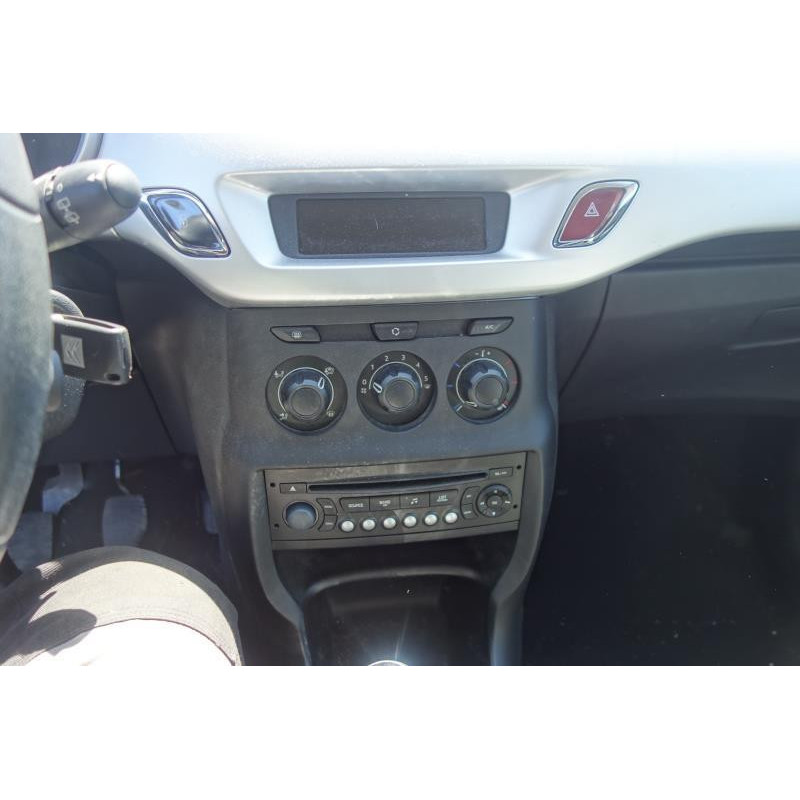 Attache ceinture avant gauche CITROEN C3 2 Photo n°6