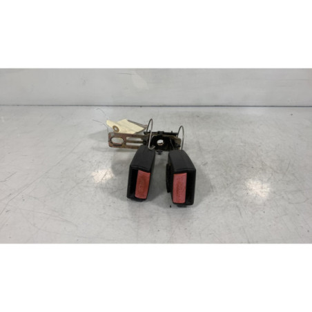 Attache ceinture arriere droit VOLVO 850 Photo n°1