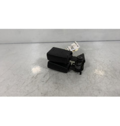 Attache ceinture arriere droit FORD MONDEO 3