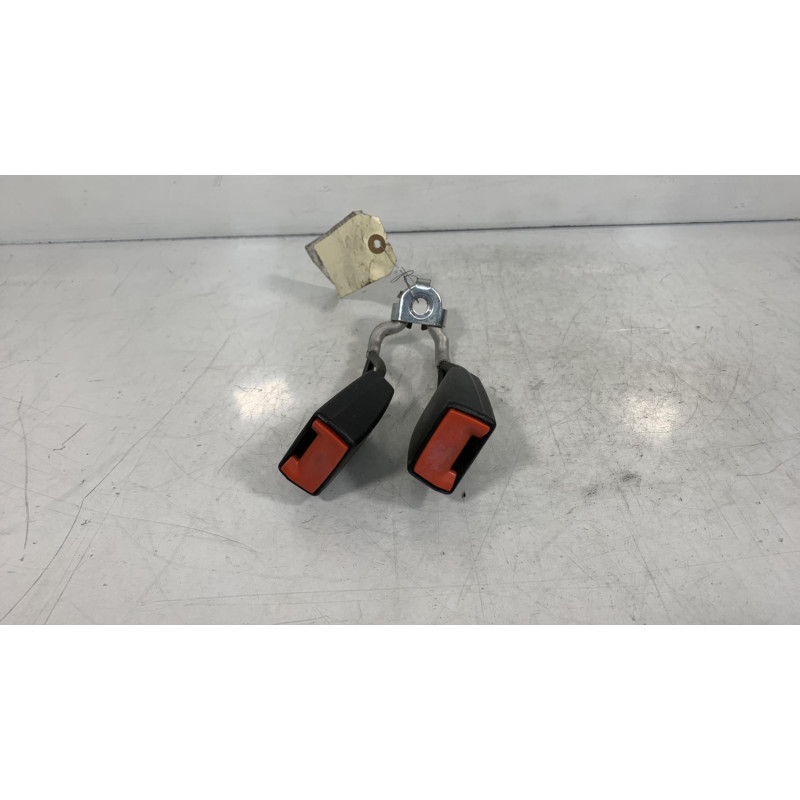 Attache ceinture arriere gauche SKODA FABIA 1 Photo n°1