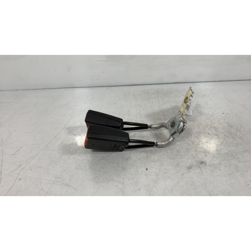 Attache ceinture arriere gauche SKODA FABIA 1 Photo n°3
