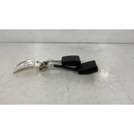 Attache ceinture arriere gauche AUDI A4 2 Photo n°1