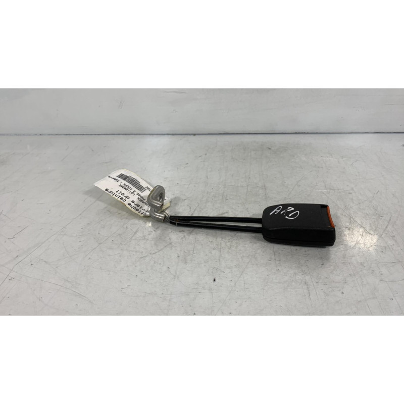 Attache ceinture arriere droit VOLKSWAGEN POLO 2 Photo n°1