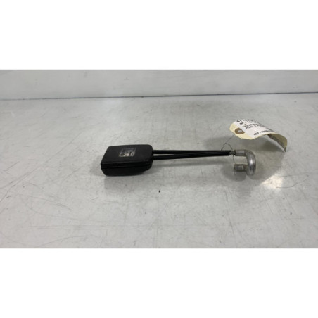 Attache ceinture arriere gauche VOLKSWAGEN POLO 2 Photo n°1