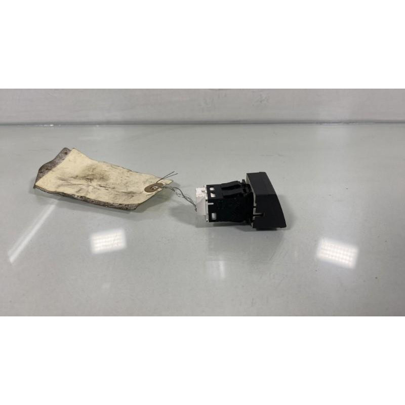 Bouton de warning PEUGEOT 508 1 SW Photo n°1