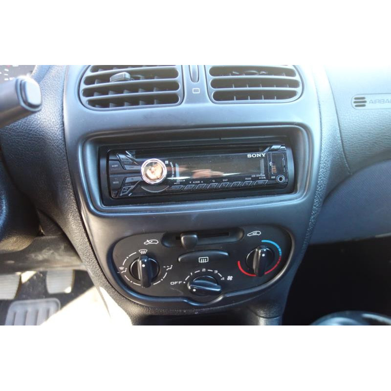 Ceinture arriere droit PEUGEOT 206 Photo n°8