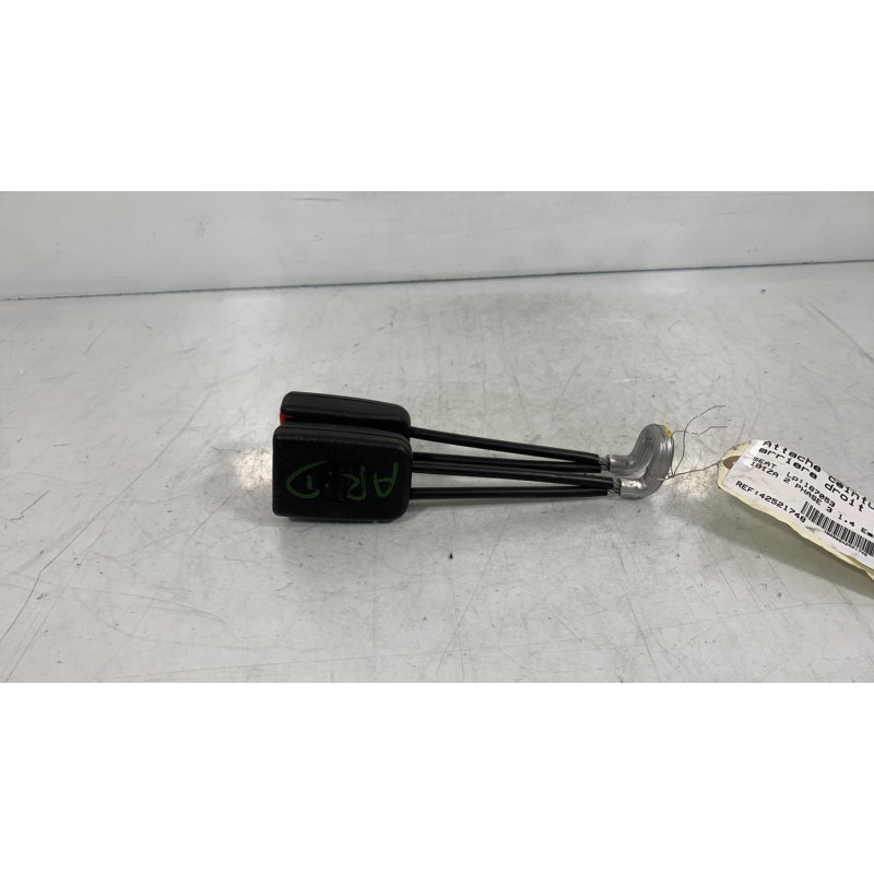 Attache ceinture arriere droit SEAT IBIZA 2 Photo n°2