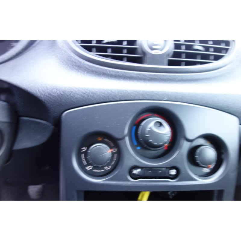Leve vitre electrique avant gauche RENAULT CLIO 3 Photo n°9