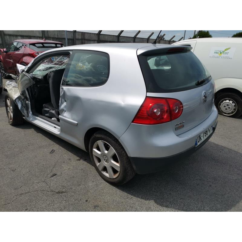 Feu arriere secondaire droit (feux) VOLKSWAGEN GOLF 5 Photo n°8
