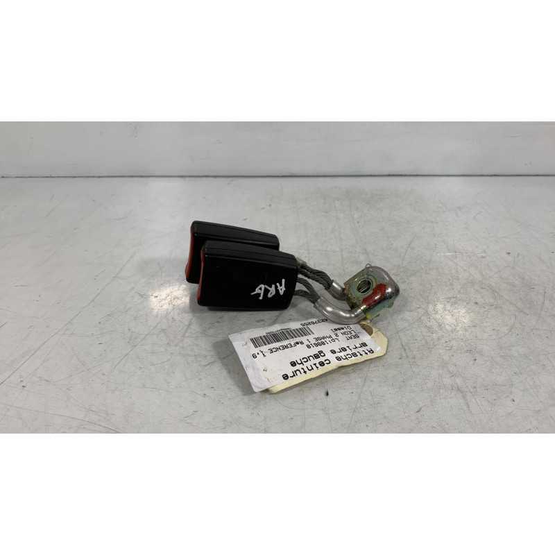 Attache ceinture arriere gauche SEAT LEON 2 Photo n°2