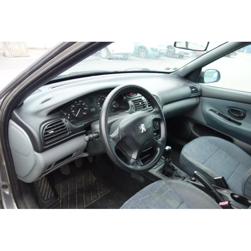 Ceinture arriere gauche PEUGEOT 406 Photo n°8
