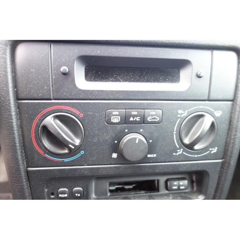 Ceinture arriere gauche PEUGEOT 406 Photo n°10