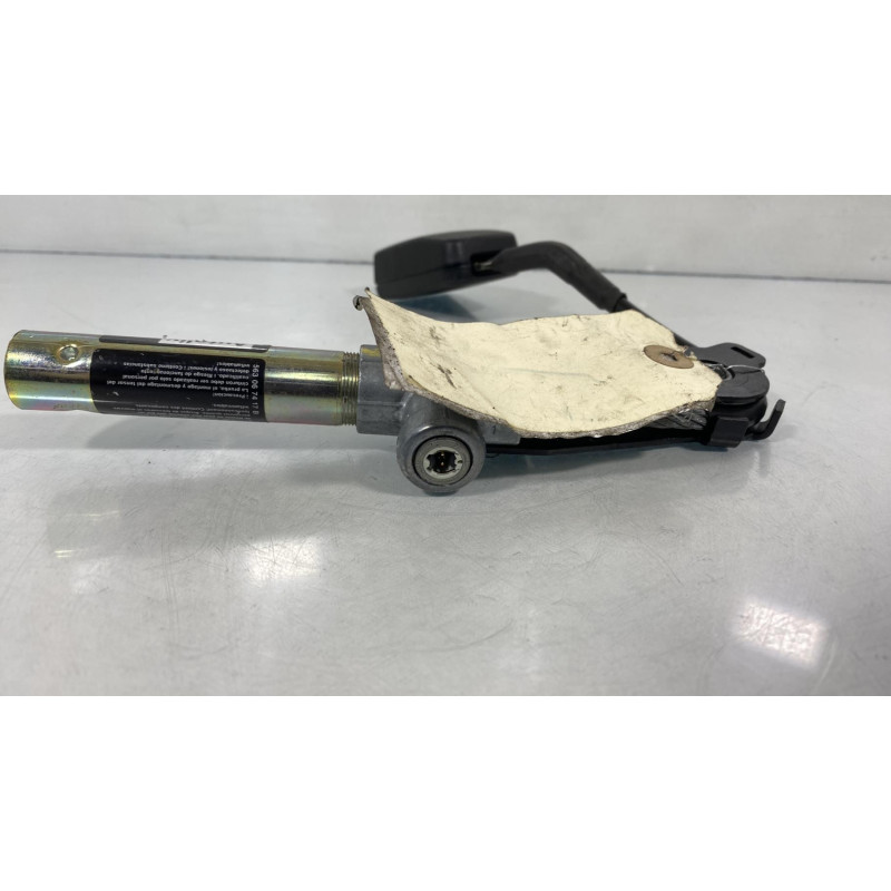 Pretensionneur de ceinture avant droit FORD FIESTA 4 Photo n°2