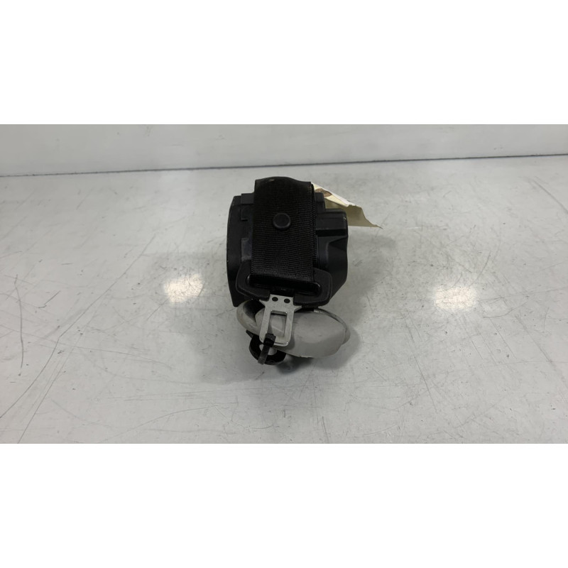 Ceinture arriere gauche VOLKSWAGEN POLO 3 Photo n°3