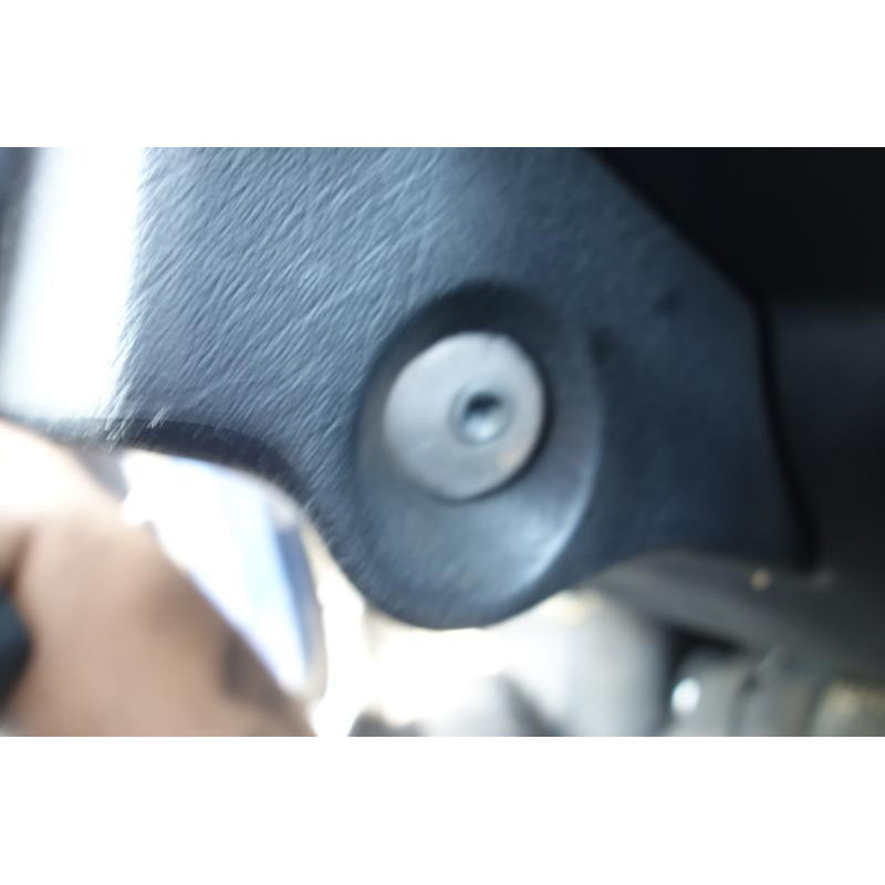 Attache ceinture arriere gauche CITROEN AX Photo n°6