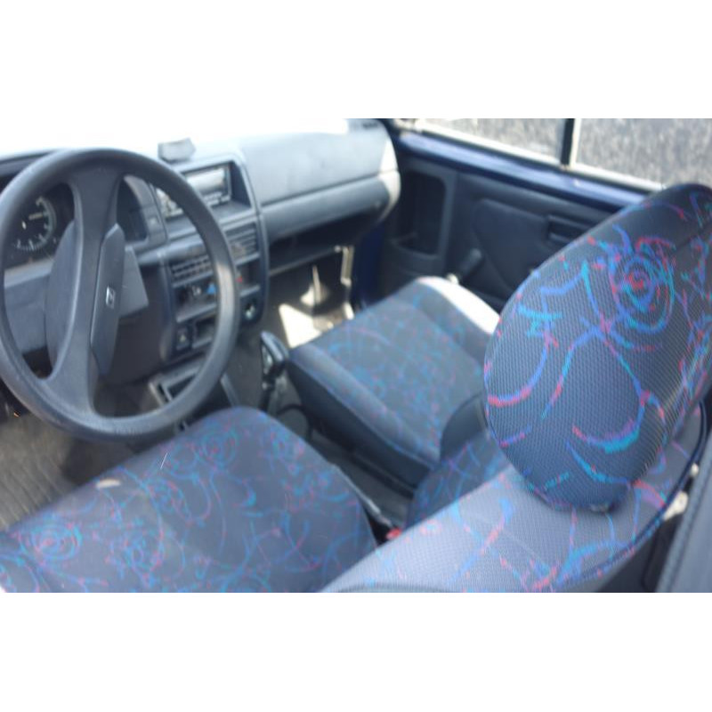 Attache ceinture arriere gauche CITROEN AX Photo n°15