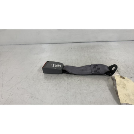 Attache ceinture arriere droit PEUGEOT 406 Photo n°1