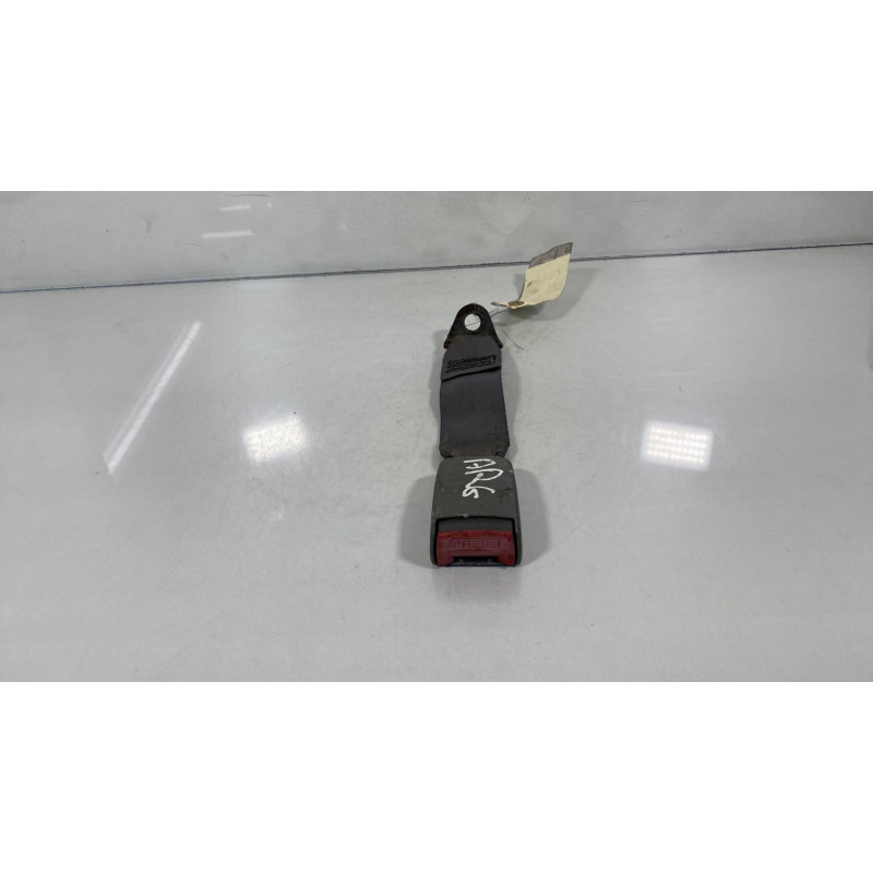 Attache ceinture arriere gauche PEUGEOT 406 Photo n°1