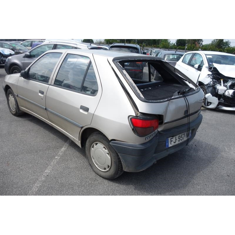 Aile avant gauche PEUGEOT 306 Photo n°8