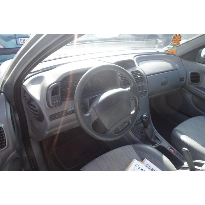 Vase de lave glace RENAULT LAGUNA 1 Photo n°9