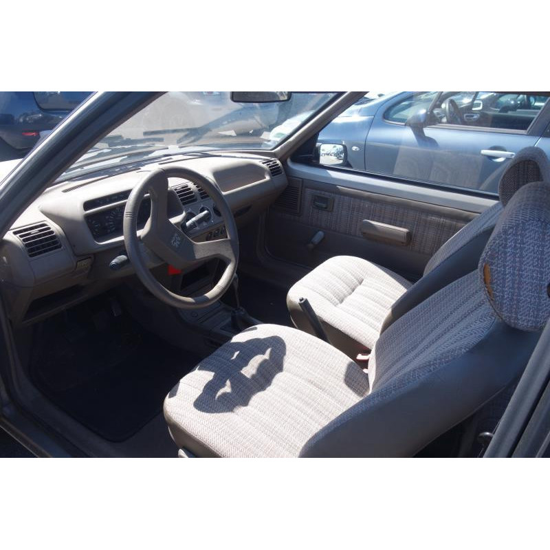 Ceinture avant droit PEUGEOT 205 Photo n°9