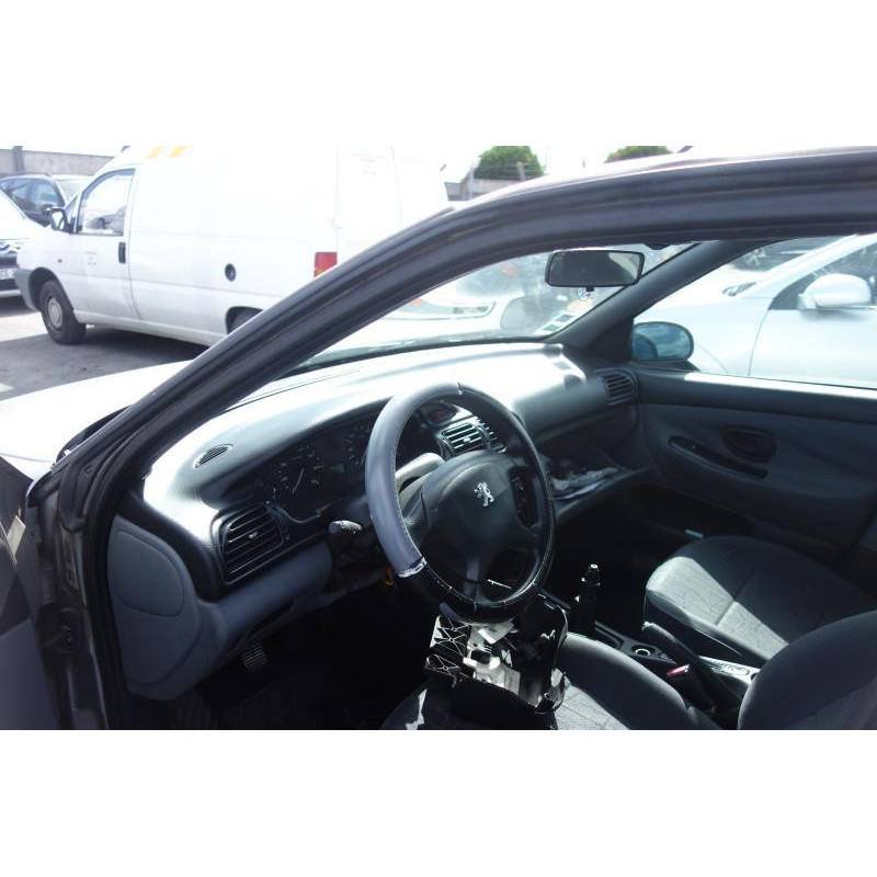 Attache ceinture arriere droit PEUGEOT 406 Photo n°14