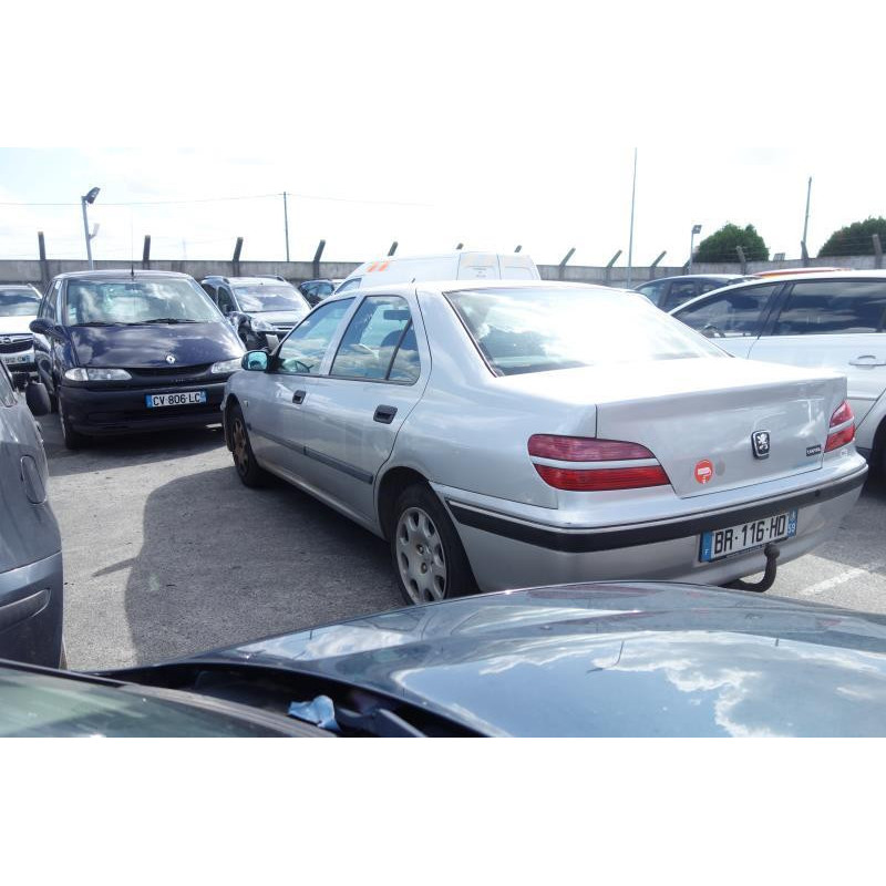 Attache ceinture arriere droit PEUGEOT 406 Photo n°17