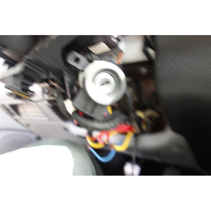 Attache ceinture arriere droit PEUGEOT 406 Photo n°18