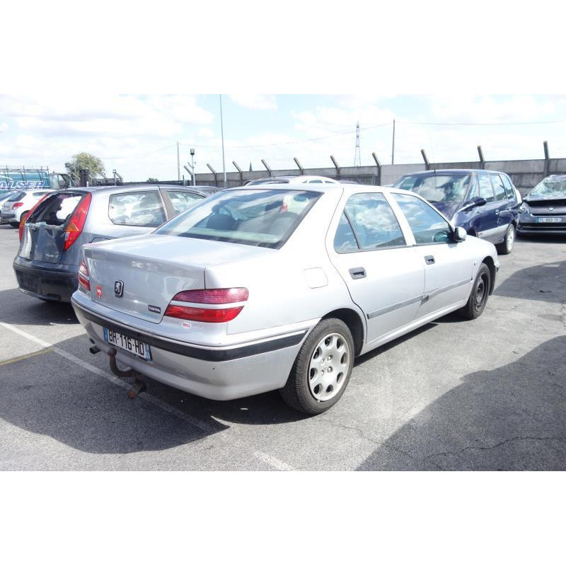 Attache ceinture arriere gauche PEUGEOT 406 Photo n°11