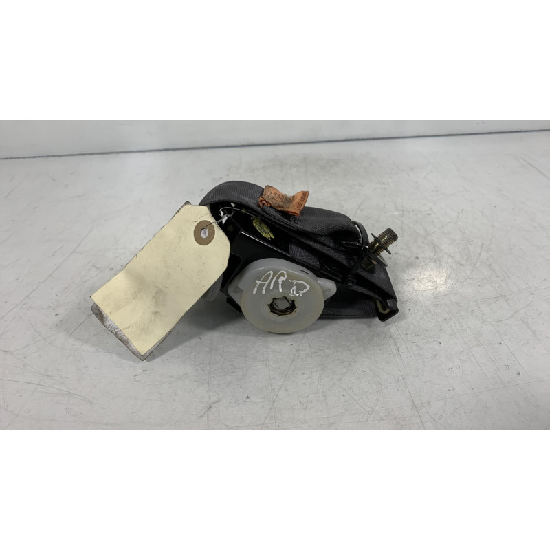 Ceinture arriere droit MITSUBISHI COLT 4 Photo n°2