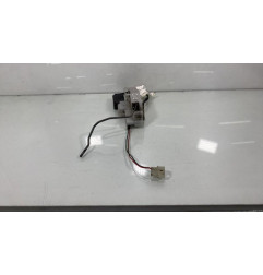 Serrure avant droit MAZDA 323 5