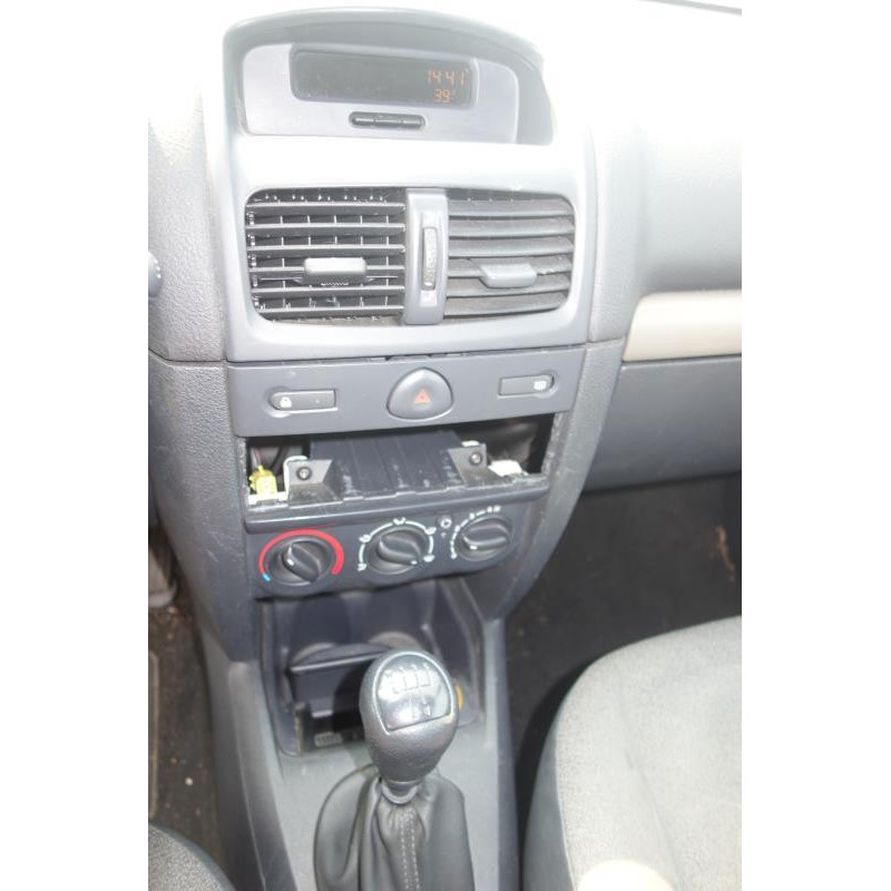 Malle/Hayon arriere RENAULT CLIO 2 Photo n°6