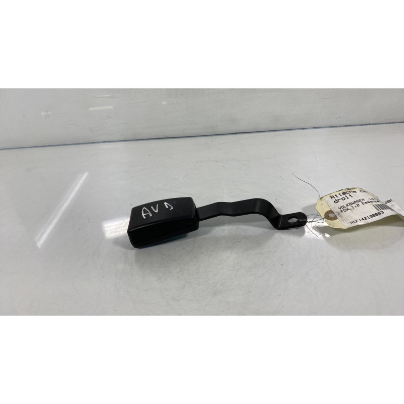 Attache ceinture avant droit VOLKSWAGEN FOX Photo n°2