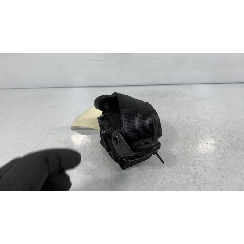 Ceinture arriere gauche VOLKSWAGEN FOX Photo n°3