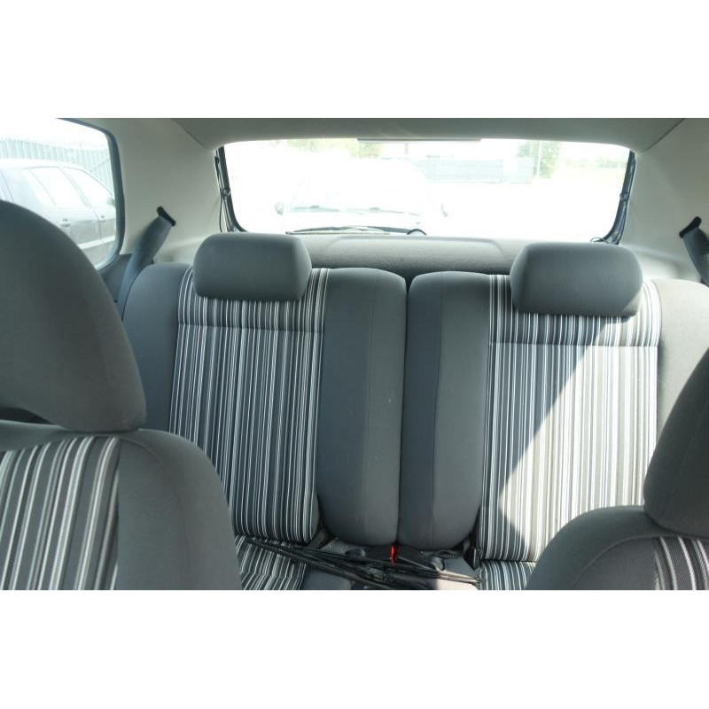 Serrure avant droit VOLKSWAGEN FOX Photo n°4