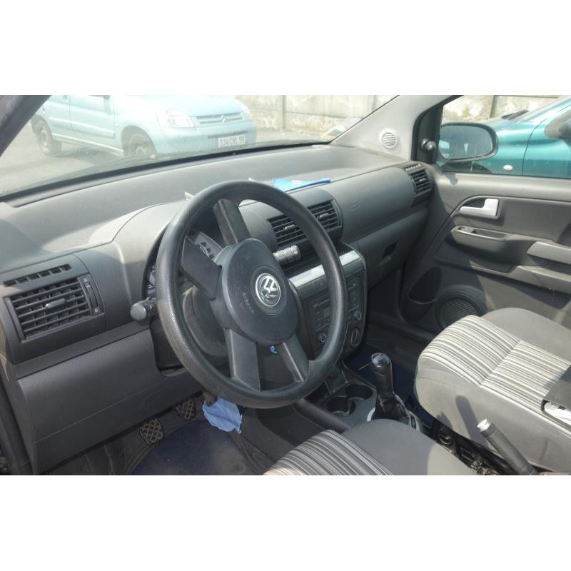 Verin de coffre VOLKSWAGEN FOX Photo n°5