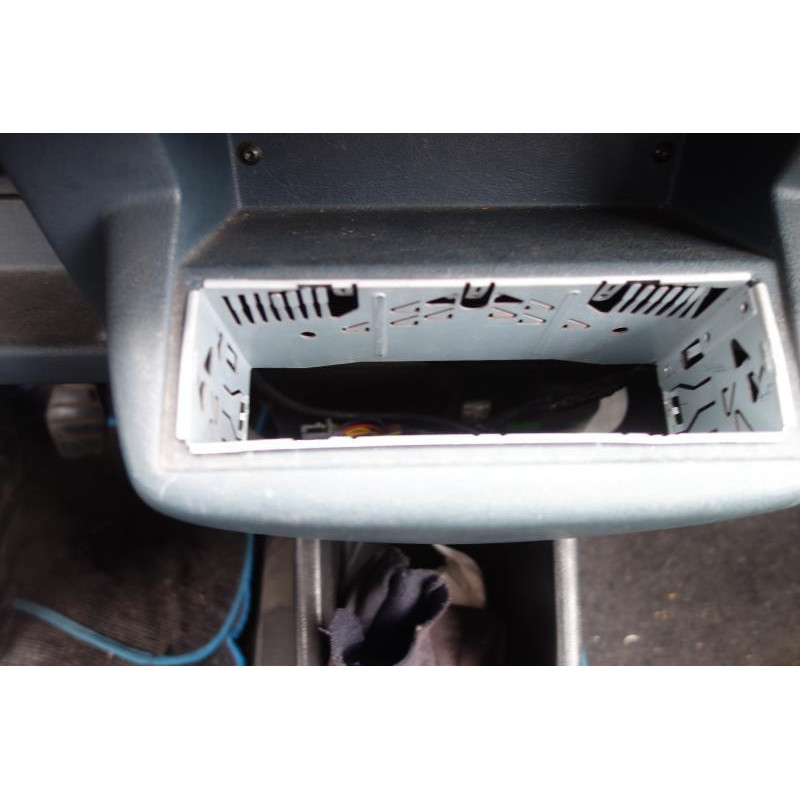 Fermeture de capot RENAULT EXPRESS Photo n°11