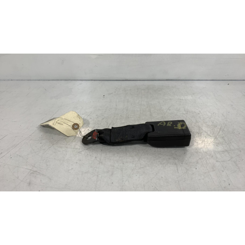 Attache ceinture arriere droit NISSAN QASHQAI 1 Photo n°2